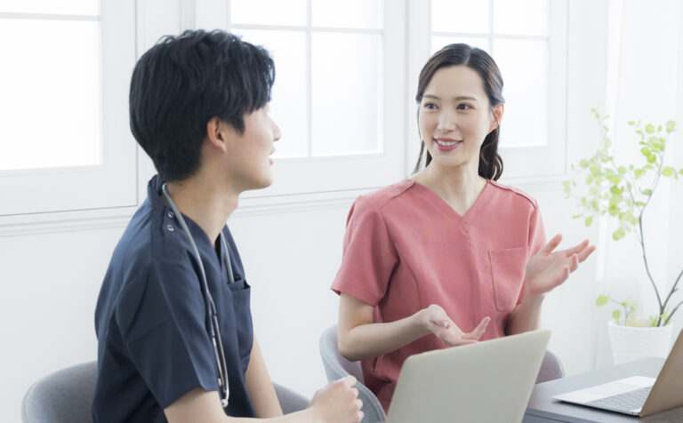 テーマ 「プレイヤーから管理者へ」役割転換の壁をどう越えるか ― 一人で抱え込む管理から、任せて育てる管理へ ―